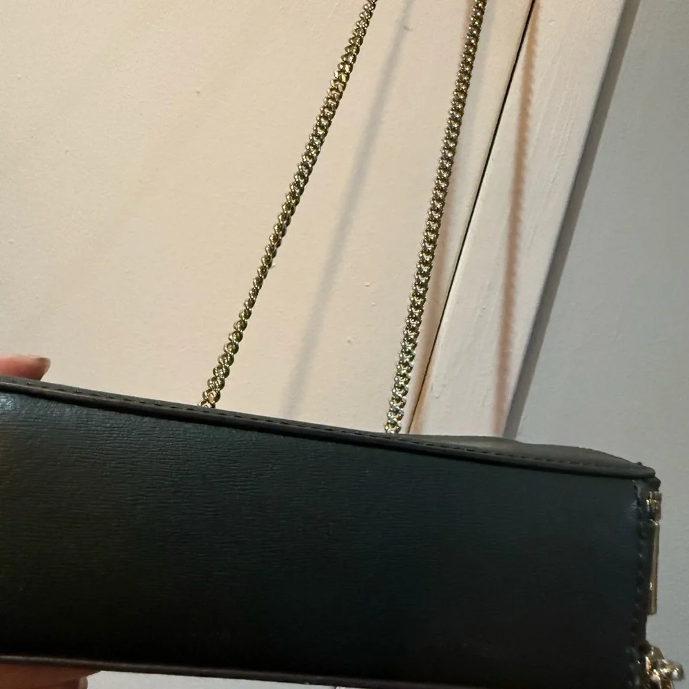 NWT Kate Spade Emerald Green Leather Crossbody Bag with Gold Chain - Picture 8 of 11